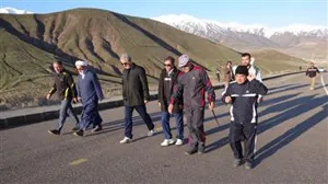 به مناسبت هفته جوان ، برگزاری همایش پیاده روی خانوادگی به مناسبت هفته جوان و روز ارتش و ....  با مشارکت مرکز بهداشت شهرستان مرند