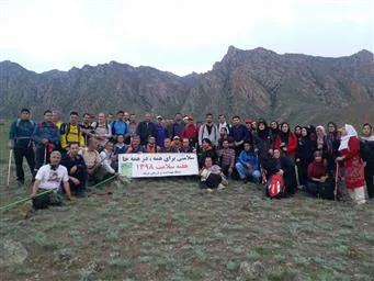 پیاده روی و طبیعت گردی گروهی کارکنان و بازنشستگان شبکه بهداشت و درمان شهرستان مرند به مناسبت هفته سلامت 