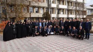 مراسم تجلیل از ایثارگران و خانواده شهداء شبکه بهداشت و درمان شهرستان مرند در سالن بهورزی 