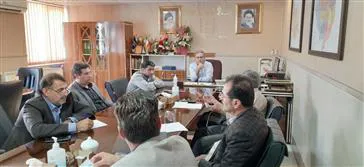 برگزاری جلسه ساماندهی و تعیین تکلیف  پسماندهای عفونی مطب ها و کلینیک‌ها و آبیاری مزارع با آب فاضلاب و پساب در دفتر سرپرست شبکه بهداشت و درمان شهرستان مرند