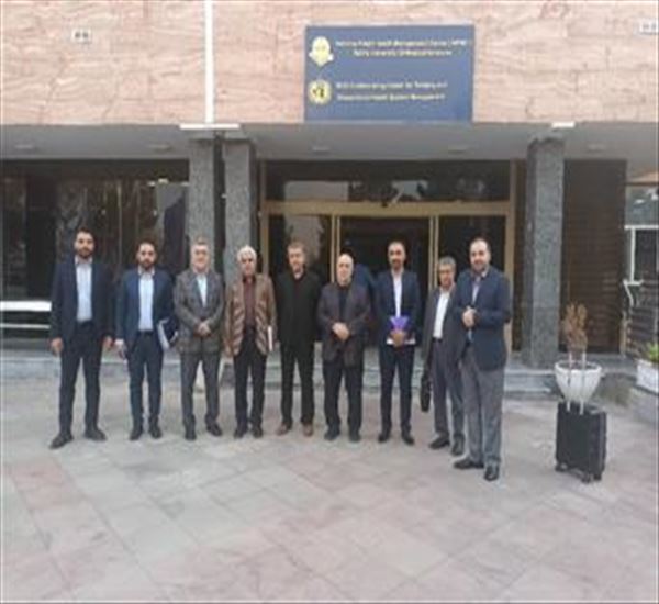 دیدار نماینده مردم شهرستان مرند و جلفا در مجلس شورای اسلامی ، ریاست دانشگاه علوم پزشکی تبریز و مدیر شبکه بهداشت با وزیر بهداشت ، درمان و آموزش پزشکی