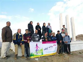 پیاده روی گروهی کارکنان و بازنشستگان شبکه بهداشت و درمان شهرستان مرند به مناسبت هفته ملی سلامت بانوان ایران 