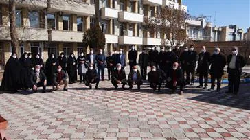 تجليل از ايثارگران شبكه بهداشت و درمان شهرستان مرند در دهه مبارک فجر انقلاب اسلامی