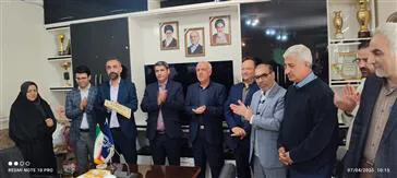 مراسم تکریم دکتر مهدی صفرزاده و معارفه دکتر کامبیز دده‌ خانی به عنوان مدیر جدید شبکه بهداشت و درمان شهرستان مرند با حضور مسئولین استانی ، معاونین شبکه و مدافعان سلامت در سالن اجتماعات شبکه بهداشت